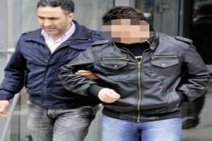 3 ERKEK &Ouml;ĞRENCİYLE İLİŞKİYE GİRDİ