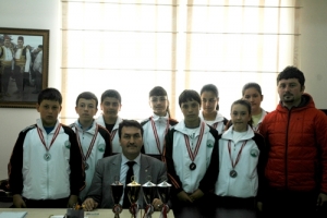 OSMANGAZİ TENİSTE DE FIRTINA GİBİ ESİYOR
