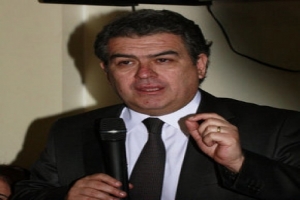 BATUM'DAN AKP'YE 'KASET' ELEŞTİRİSİ