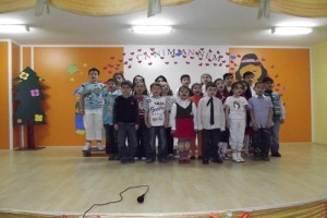 &Ouml;ĞRENCİLER ANNELERİNİ DUYGULANDIRDI