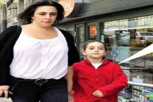 İLK KEZ KIZIYLA G&Ouml;R&Uuml;NT&Uuml;LENDİ