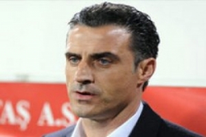 TAYFUR HAVUT&Ccedil;U İMZALADI