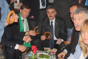 MHP'Lİ ADAYLAR KAPALI &Ccedil;ARŞI'DA