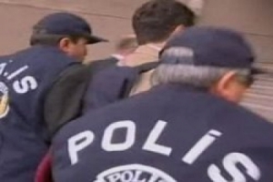 G&Ouml;ZALTINA ALINAN EMNİYET M&Uuml;D&Uuml;R&Uuml; ADLİYEDE