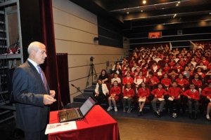 BOZBEY'DEN &Ouml;ĞRENCİLERE YEREL Y&Ouml;NETİM DERSİ