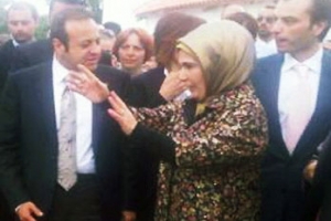 BAŞBAKAN'IN MESAJINI EŞİ EMİNE ERDOĞAN TAŞIDI
