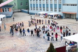GELENEKSEL BAHAR ŞENLİĞİNİ KUTLADILAR