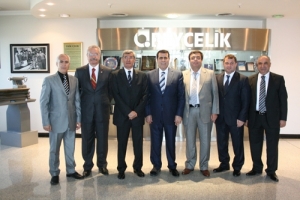 TAYAN FAİK &Ccedil;ELİK HOLDİNG &Ccedil;ALIŞANLARIYLA YEMEKTE BULUŞTU