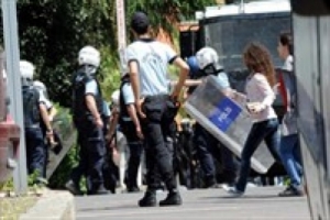 &Uuml;NİVERSİTE OLAYLARI &Ouml;ĞRENCİ KAMERASINDA