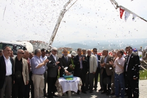 ALANYURT BELEDİYE HİZMET BİNASININ TEMELİ ATILDI