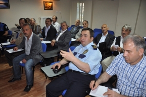 HUZURLU BİR SE&Ccedil;İM İ&Ccedil;İN POLİS-MUHTAR EL ELE