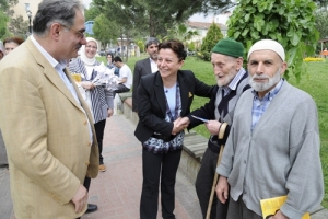 AK PARTİ MİLLETVEKİLİ ADAYI YİĞİT ZİYARETLERİNİ S&Uuml;RD&Uuml;R&Uuml;YOR