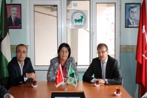 SADIK AHMET'İN EŞİNDEN ANLAMLI ZİYARET