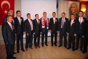 ARIN&Ccedil; SAMSUNSPOR'U KUTLADI