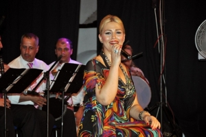 MUDANYA'DA SEDA G&Uuml;LBEYAZ KONSERİ