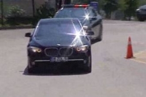 Erdoğan sivil plakalı ara&ccedil;la yola &ccedil;ıktı