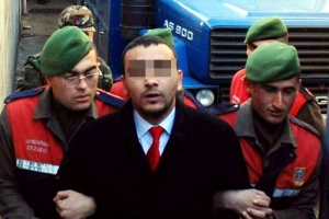 Birdal'a kafa atan ş&uuml;phelinin akıl sağlığı araştırılacak