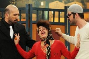 İnşaat iş&ccedil;ilerinin dizisini &ccedil;ekiyorlar