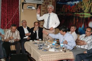 Şahin, T&Uuml;SİAD'a ve muhalefet partilerine y&uuml;klendi