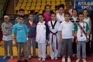 Osmangazili miniklerin şampiyonluk sevinci