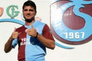 Barış &Ouml;zbek resmen Trabzonsporlu oldu