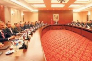 Yeni bakanlıklara tam not