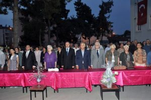 Ş&uuml;kr&uuml; &Ccedil;avuş mezunları pilav gecesinde buluştu