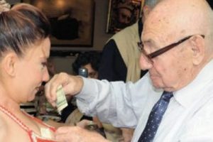 92'nci doğum g&uuml;n&uuml;nde dans&ouml;z oynattı