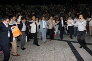 AK Parti Yıldırım'dan halaylı moral gecesi