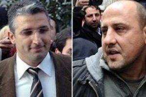 Gazetecilerden Ahmet ve Nedim'e destek y&uuml;r&uuml;y&uuml;ş&uuml;