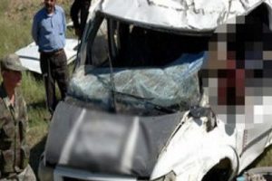 &Ouml;ğrenci dolu servis şarampole yuvarlandı!
