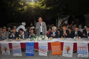 Ak Parti İznik'te zaferi kutladı