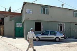 İmam minareyi &ccedil;aldı