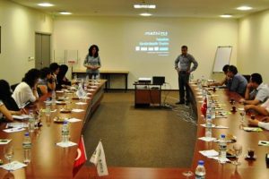 İhracat&ccedil;ılara s&uuml;rd&uuml;r&uuml;lebilir &uuml;retim semineri