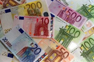 Euro diye Kambo&ccedil;ya parası ile kandırdılar
