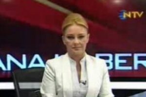 NTV spikeri: Bacağım g&ouml;z&uuml;k&uuml;yor mu?