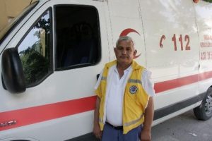 Yol isteyen ambulans s&uuml;r&uuml;c&uuml;s&uuml;n&uuml; darp etti