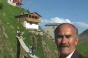 Kendi k&ouml;pr&uuml;s&uuml;n&uuml; kendi yaptı