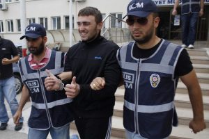 Uluslararası bankamatik fareleri polisten ka&ccedil;amadı