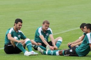 Sırp oyuncu Lotinac Bursaspor'da