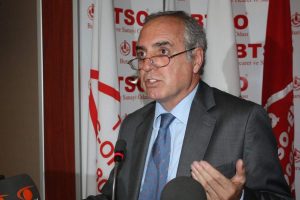 Sanayici siyasette kısır &ccedil;ekişme istemiyor