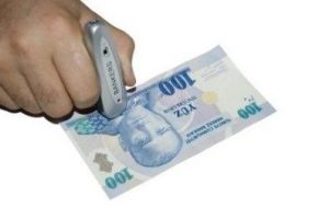 D&ouml;rt bin TL'yi dolandırıcılara kendi eliyle kaptırdı