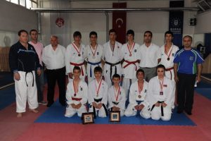 Karatenin altın &ccedil;ocukları