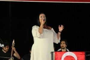 Bursa'da G&uuml;lay r&uuml;zgarı