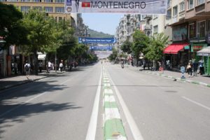 S&uuml;r&uuml;c&uuml;lerden Altıparmak'ta yol isyanı