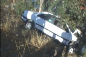 Kaza yapan bu ara&ccedil;tan sağ &ccedil;ıktı