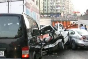 7 ara&ccedil; alt ge&ccedil;itte birbirine girdi