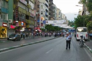 Altıparmak'ta &ccedil;ıkış yolu trafiğe  a&ccedil;ıldı