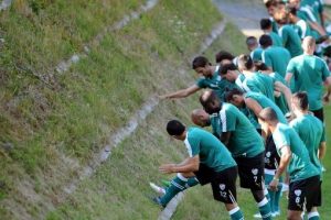 Sağlam futbolcuları neden uyardı?