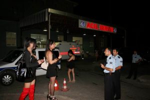 Travestiler, polisi polise şikayet ettiler